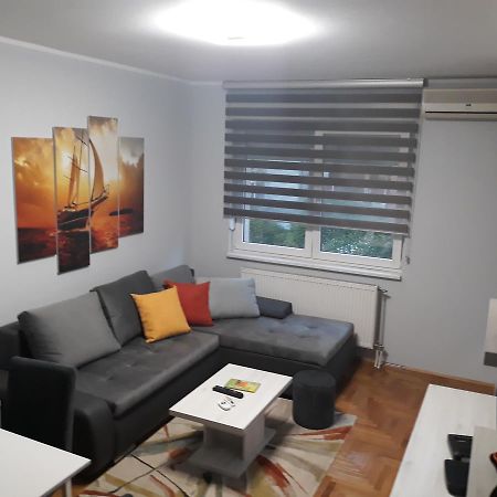 Apartment Azzuro 2 โนวีซาด ภายนอก รูปภาพ