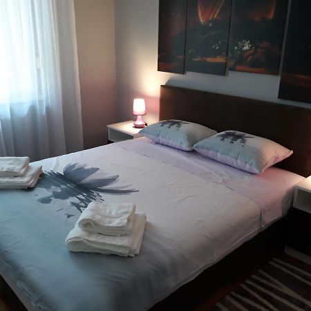 Apartment Azzuro 2 โนวีซาด ภายนอก รูปภาพ