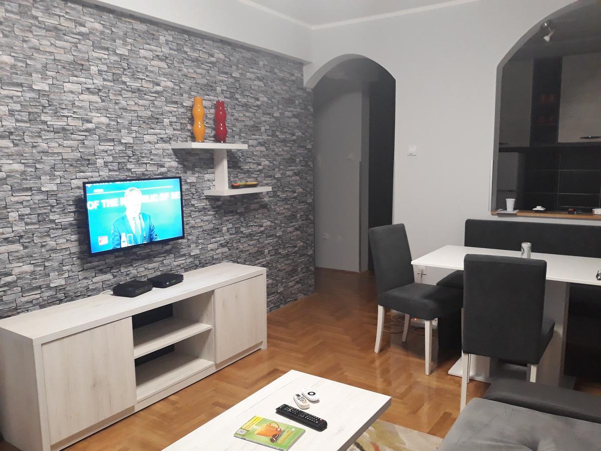 Apartment Azzuro 2 โนวีซาด ภายนอก รูปภาพ