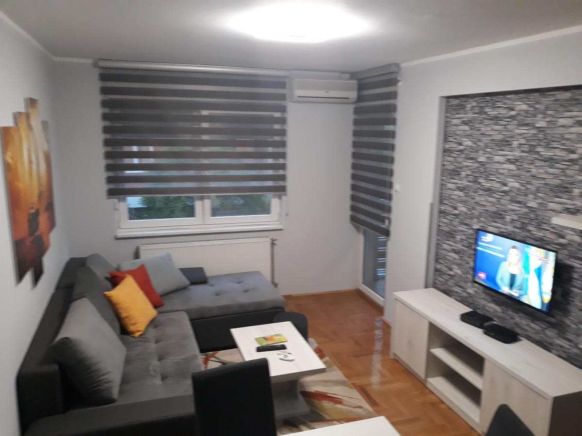 Apartment Azzuro 2 โนวีซาด ภายนอก รูปภาพ