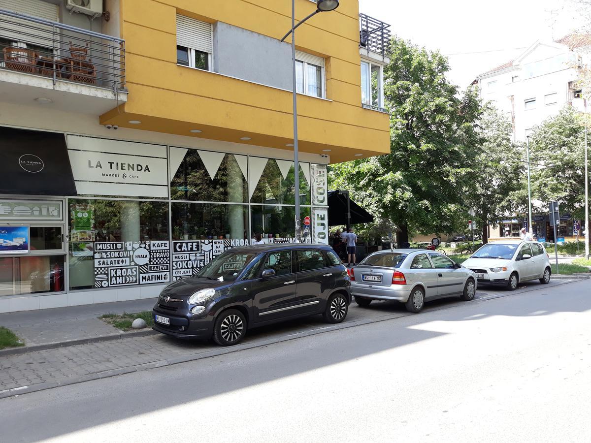 Apartment Azzuro 2 โนวีซาด ภายนอก รูปภาพ